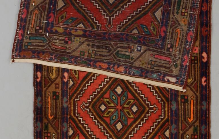MATTA, Hamadan, ca 320 x 80 cm.