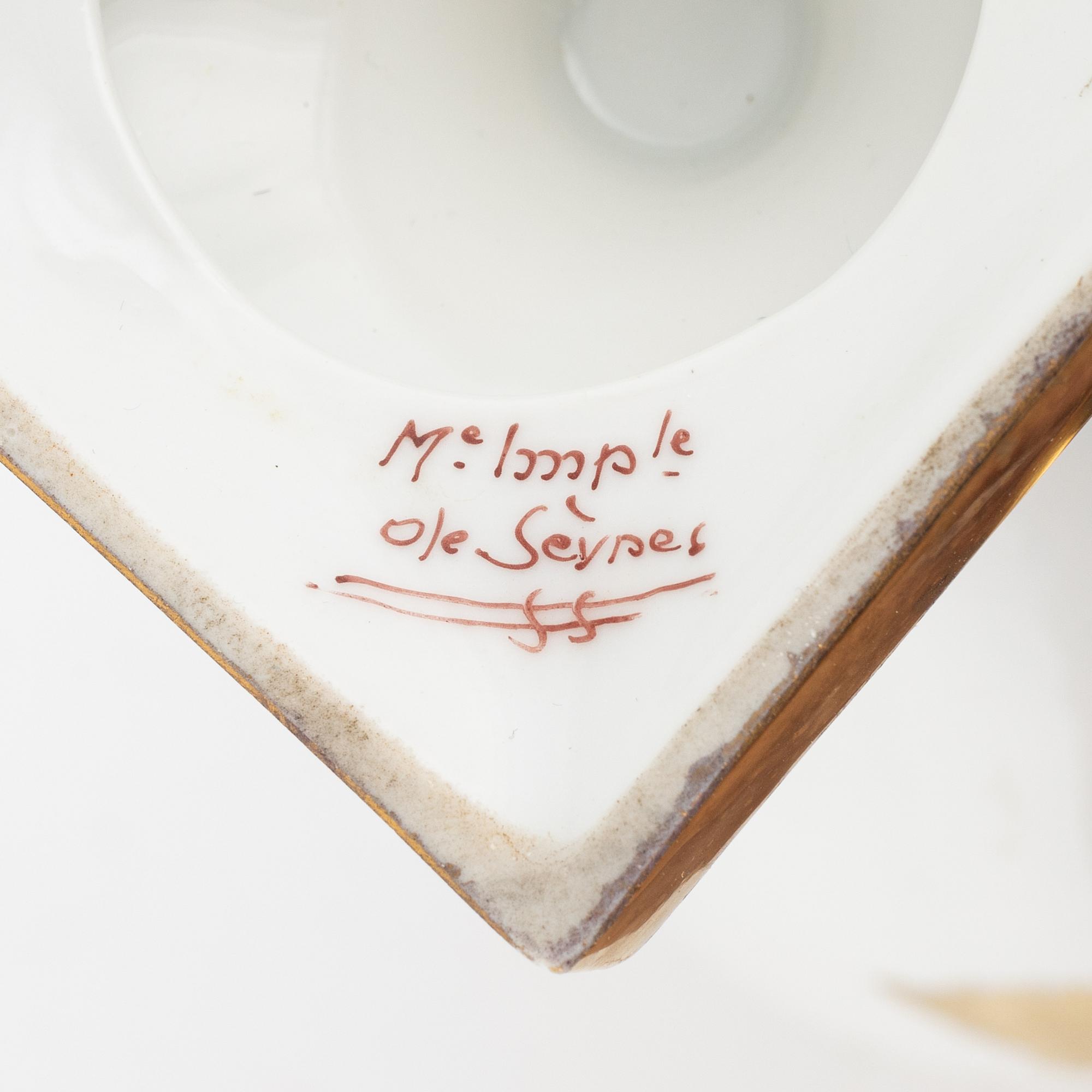 A French Porcelaine Set, with mark in red Mre Imp le de Sèvres, Early 19th Century (5 pieces).