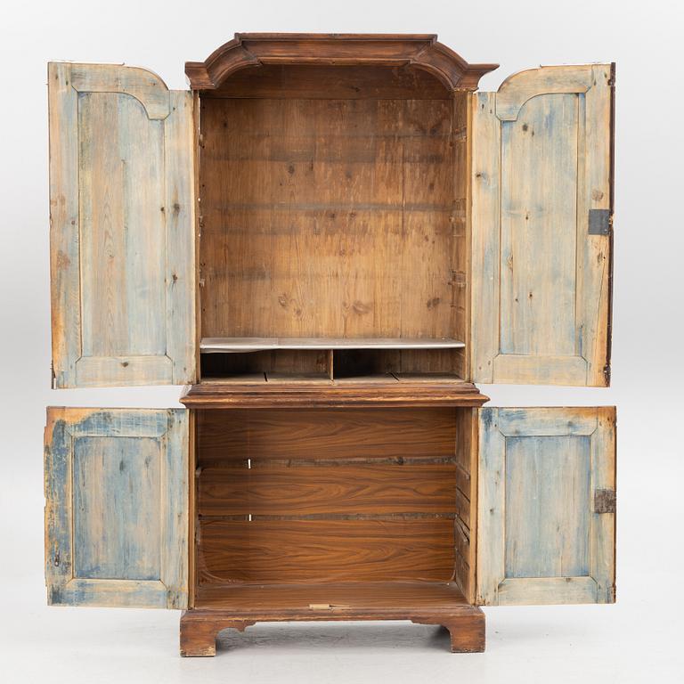 A cabinet, 18th/19th Century.