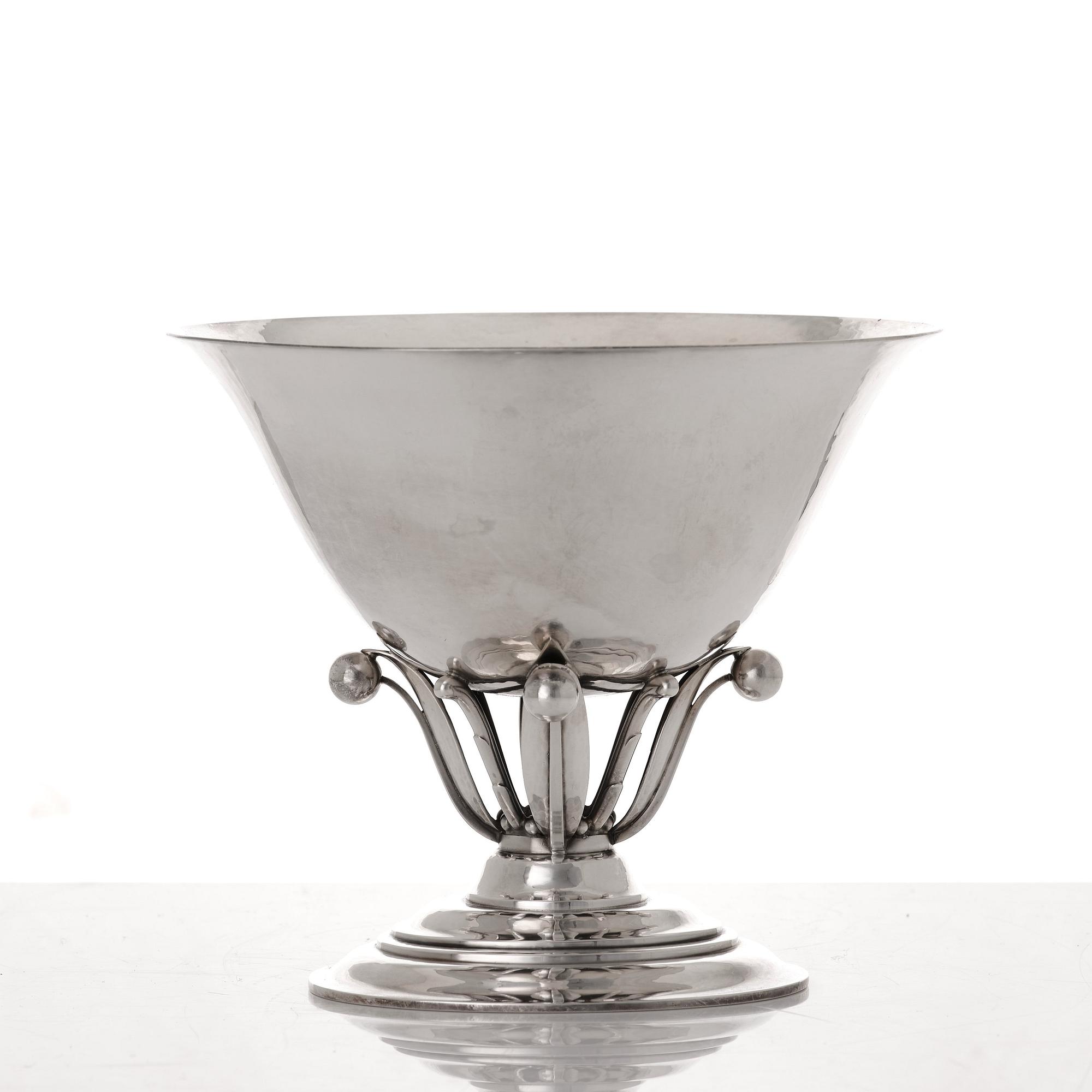 Johan Rohde, skål på fot, Georg Jensen Köpenhamn, 1945-77, sterling silver, designnr 6.
