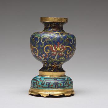 A cloisonné vase, Qingdynasty, 18th Century.