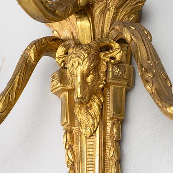 Appliquer, ett par, för tre ljus, omkring år 1900, Louis XVI-stil.