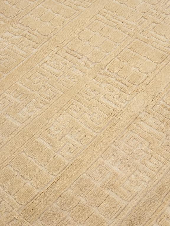 CARPET. Knotted pile in relief. 250,5 x 197 cm. Signed AGDA ÖSTERBERG at the back.