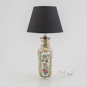 A vase/tablelamp, China, Qing dynasty, laterpart ofthe 19th century.