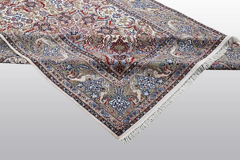 Matto, Old Esfahan, part silk, ca 312 x 203 cm.