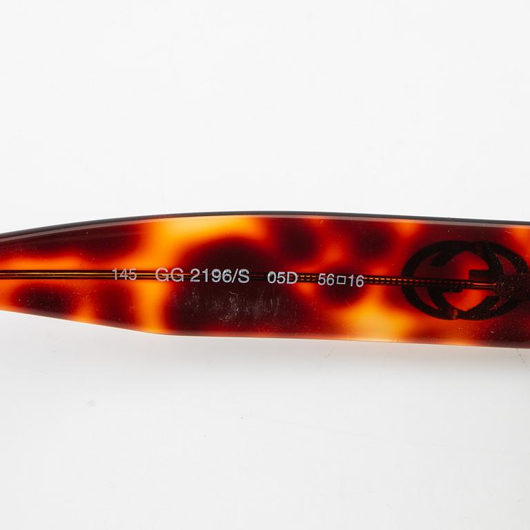 Gucci, sunglasses, a pair.