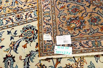 A Kashan carpet, c. 380 x 276 cm.