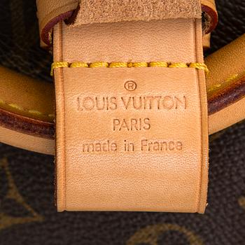 Louis Vuitton, a Monogram Canvas 'Keepall 55 Bandoulière' weekend bag.