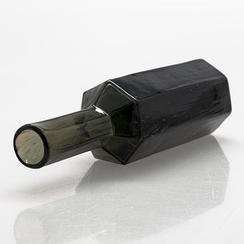 Oiva Toikka, A 'Puteli' ottle signed Oiva Toikka Nuutajärvi Notsjö.