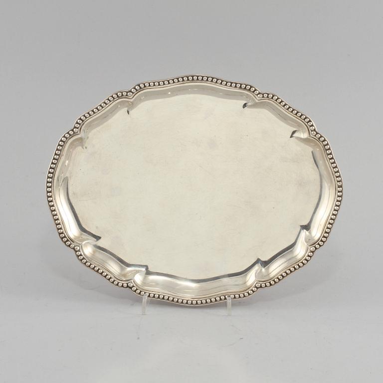 BRICKA, silver, Michelsen, Köpenhamn,  1919. Vikt 400 g.