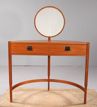 SMINKBORD, Ateljé glas och trä, Hovmantorp, 1900-talets andra hälft.
