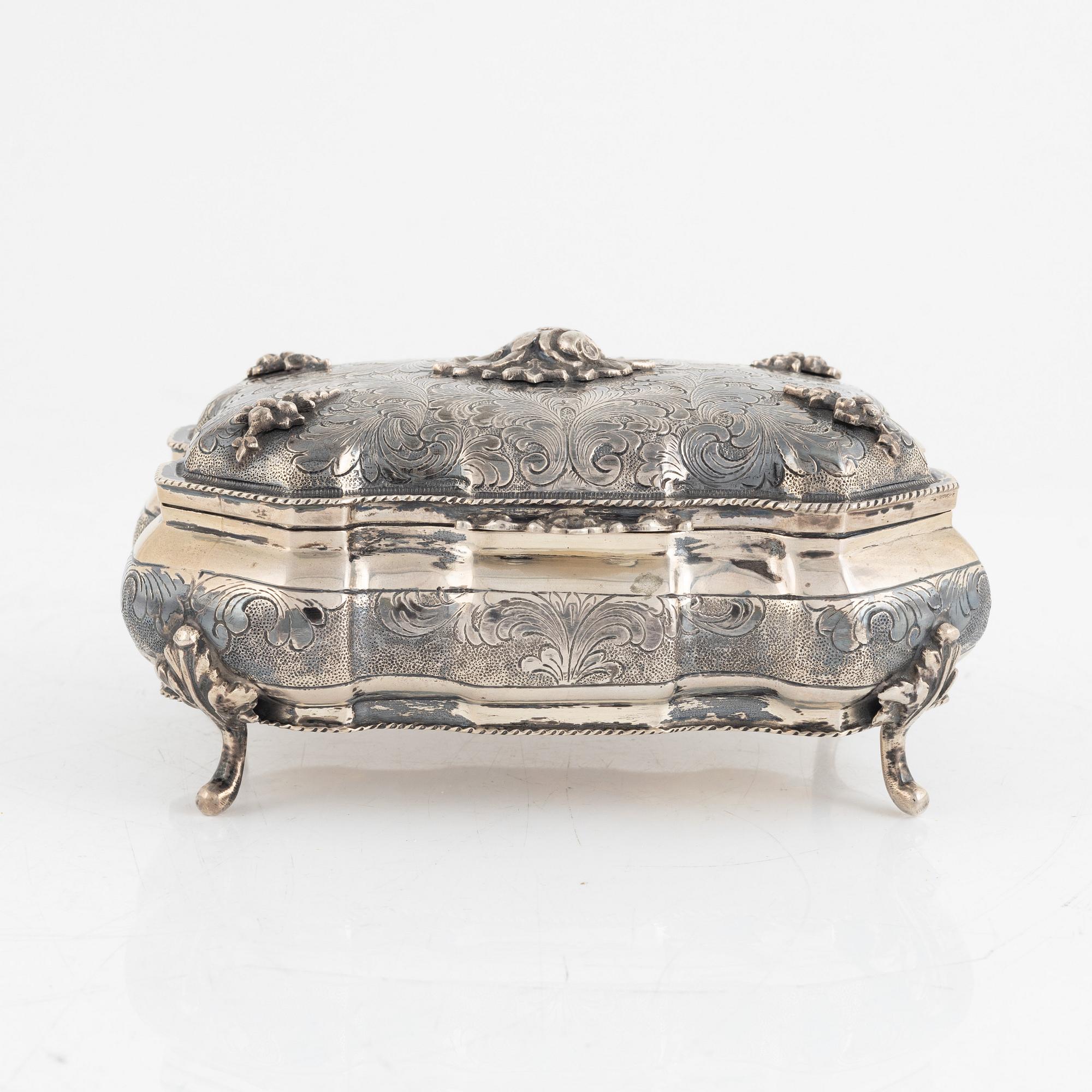 Skrin, rokokostil, 1900-tal.