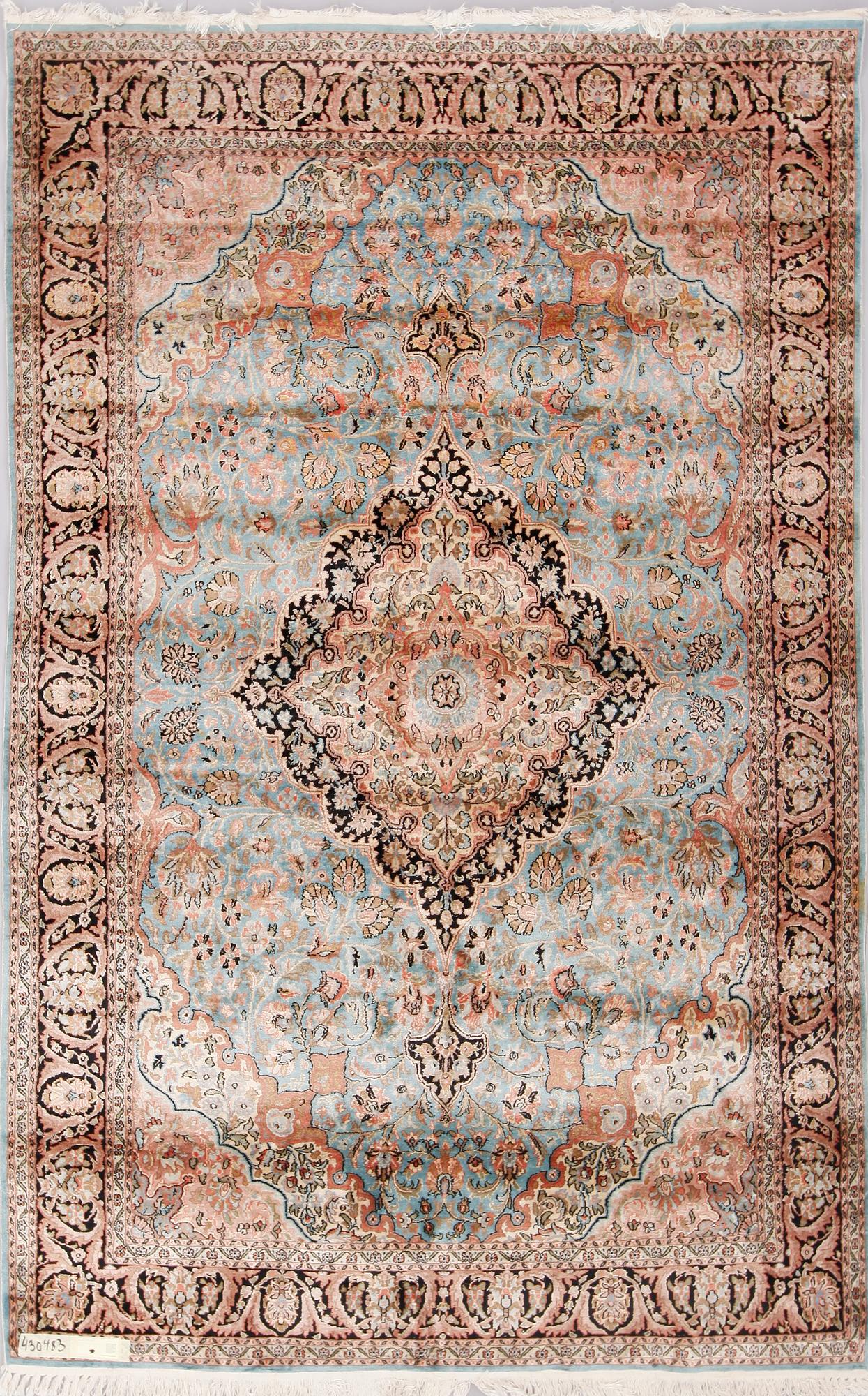 MATTA, Sarouk, silke. 293 x 187 cm.