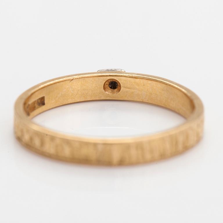 Björn Weckström, Sormus "Timanttikihla", 18K kultaa ja timantti n. 0.02 ct. Lapponia 1970.