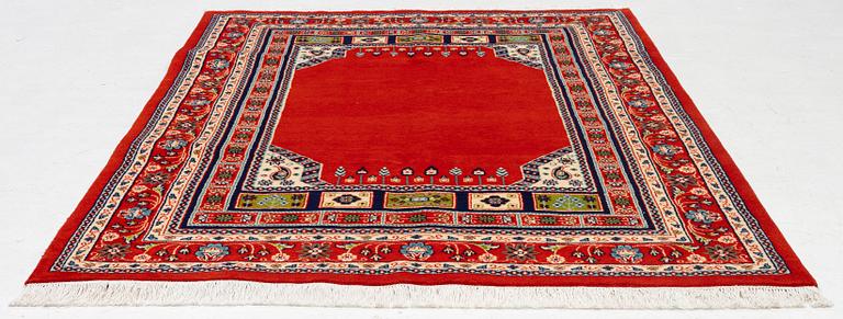 A Kashmar carpet, c. 236 x 168 cm.