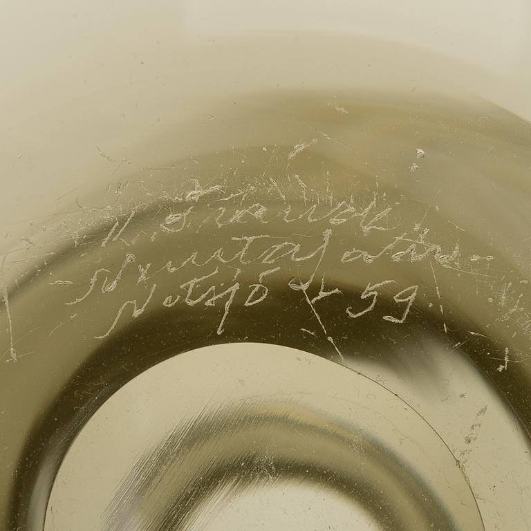 Kaj Franck, a decanter, KF 501  'The Bells of Kremlin', signed K. Franck, Nuutajärvi, Notsjö -59.