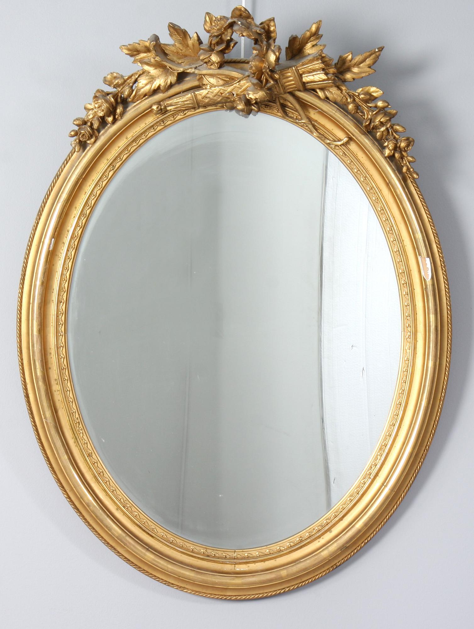 SPEGLAR, ett par, gustaviansk stil, omkring sekelskiftet 1800/1900.