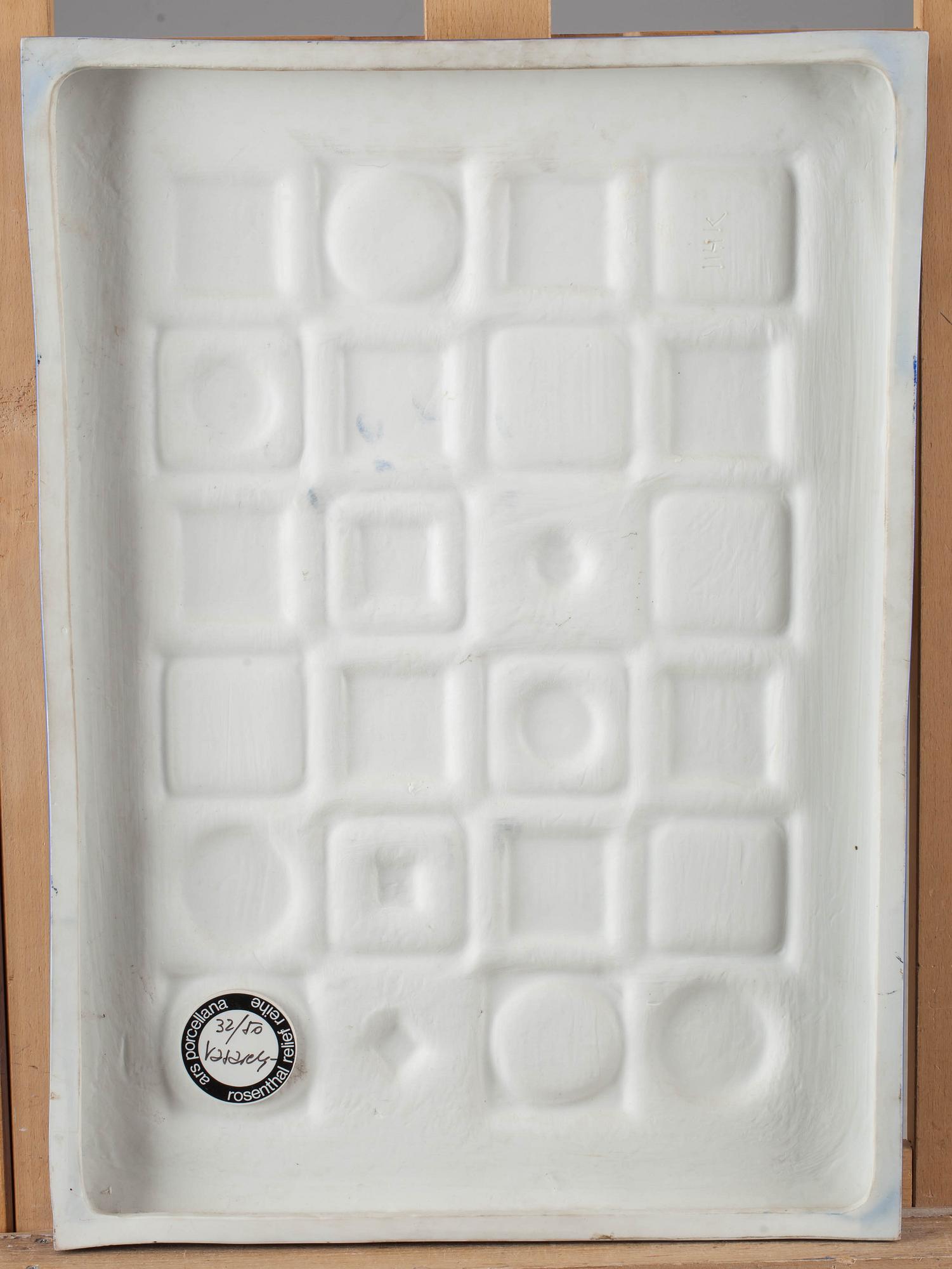 VICTOR VASARELY, relief, Rosenthal, a tergo signerad och numrerad 32/50.