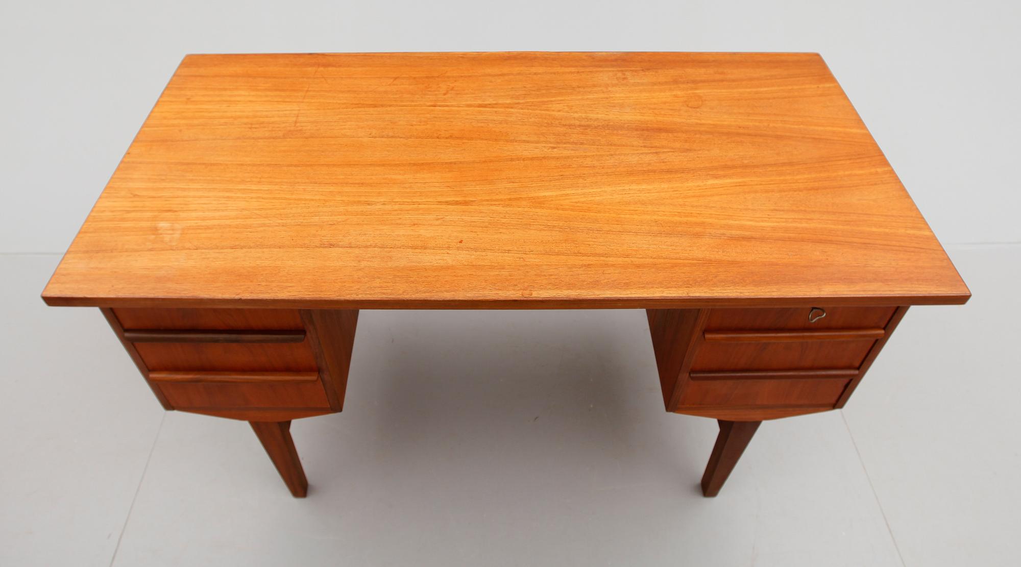 SKRIVBORD, Danmark, 1900-talets andra hälft.