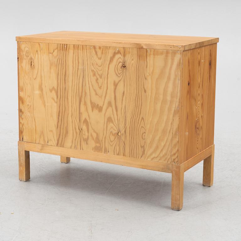 Chest of drawers, first half of the 20th century.