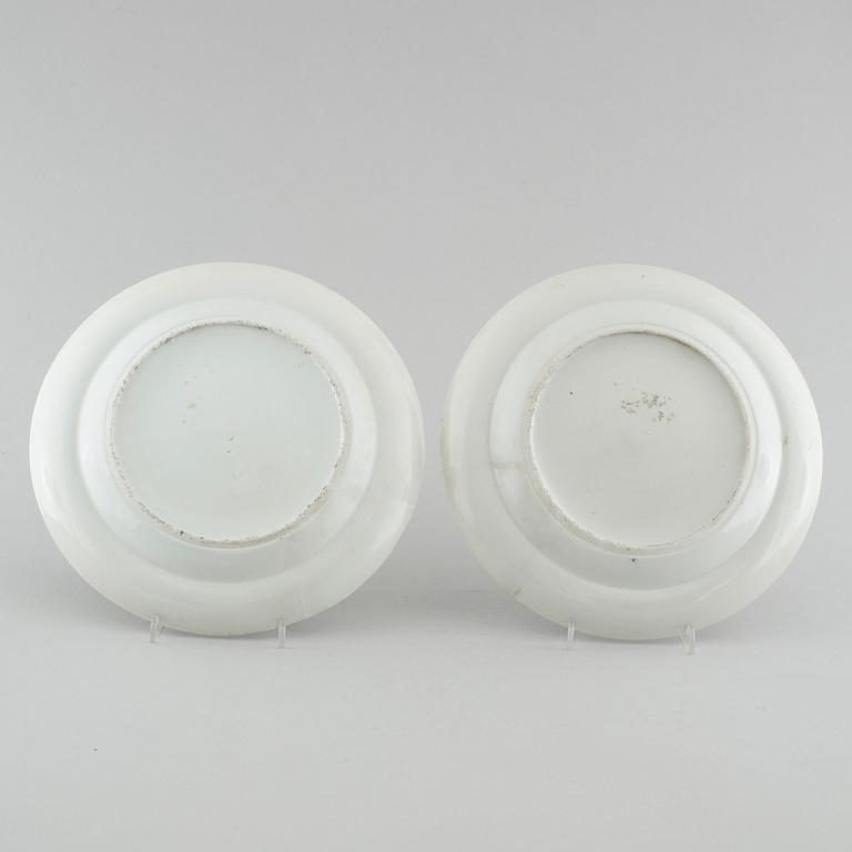 A pair of chinese porcelain plates, 19th century.