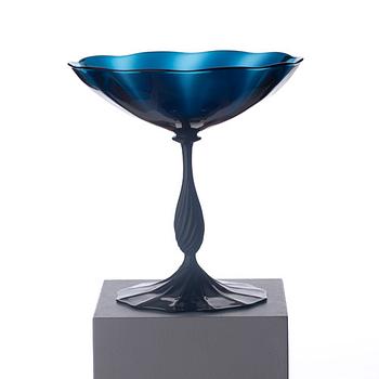 Simon Gate, a 'Slottsglas' glass footed bowl, Orrefors 1923.