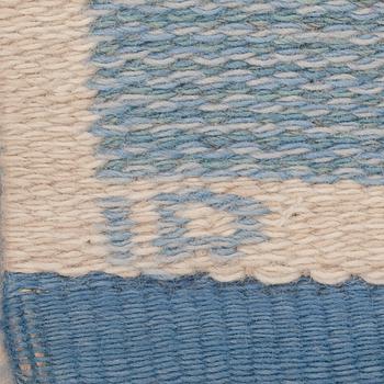 MATTA, maskinvävd, dubbelsidig, signerad ID (Ingrid Dessau). Ca 226 x 159 cm.