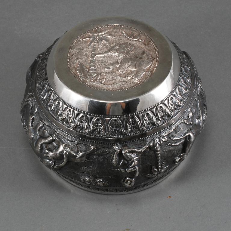 SKÅL, silver, troligen Indien, 1900-tal, vikt 293 gram.