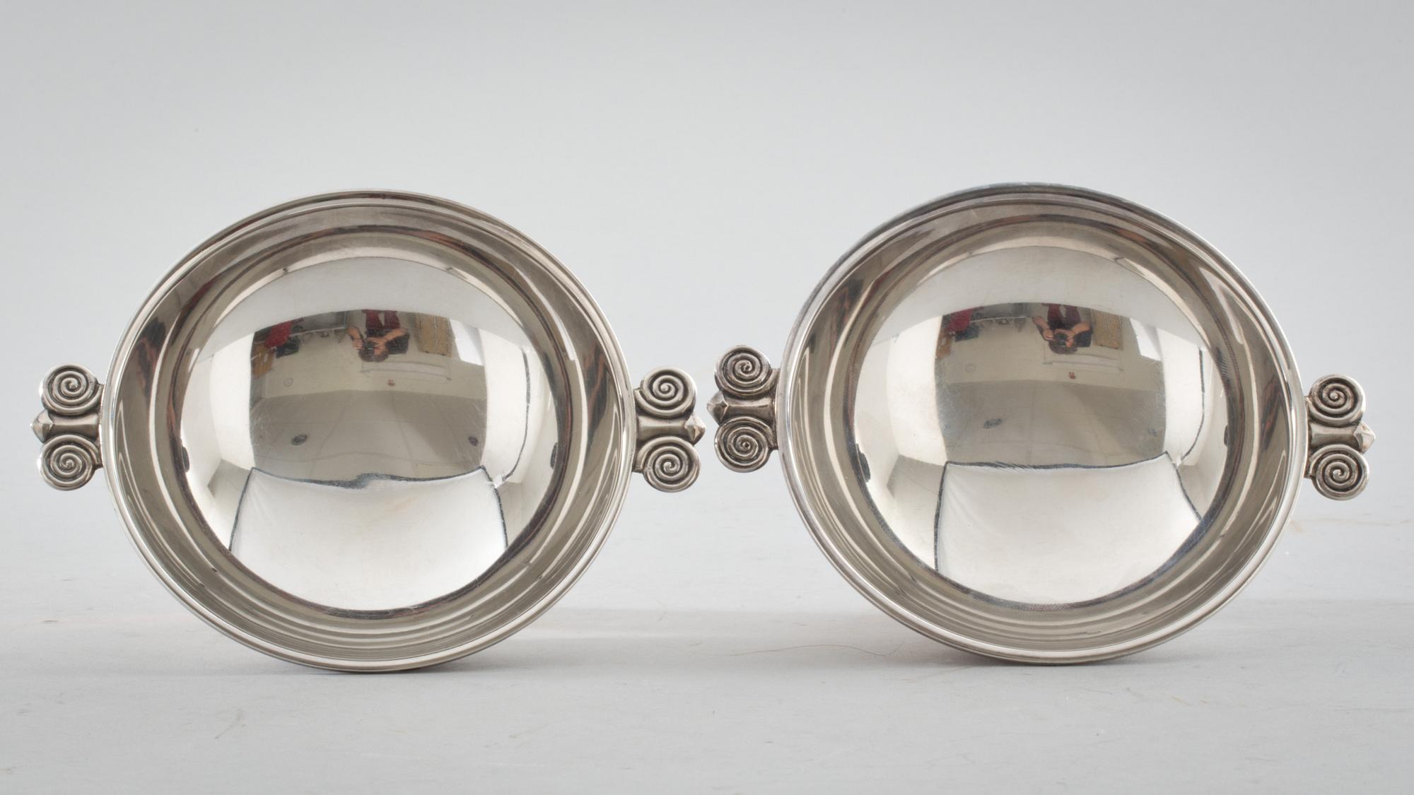 SKÅLAR, ett par, silver, W.A. Bolin, Stockholm, 1938, vikt ca 200g.
