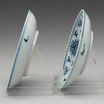 A pair of blue and white dishes, Qing dynasty with Xuantongs mark and period (1909-11).