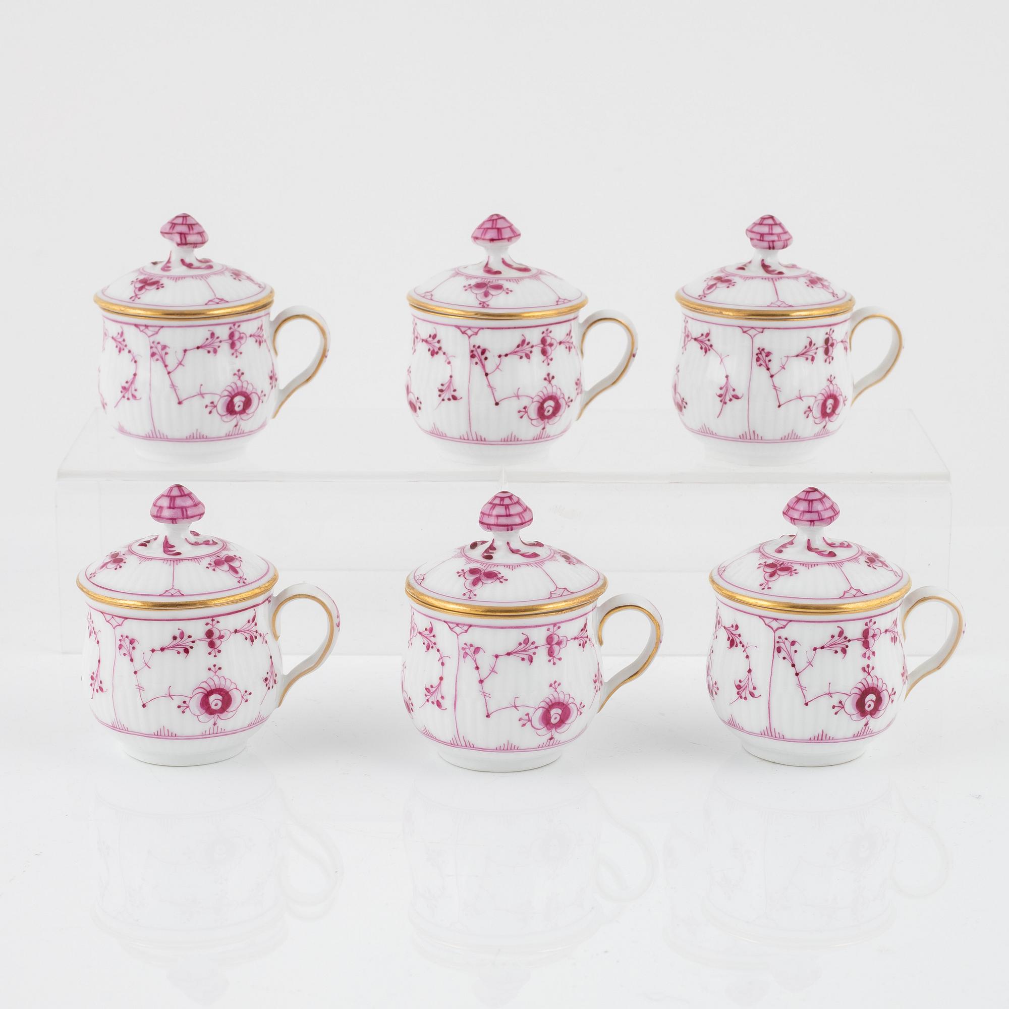 Crèmekoppar med lock, 6 st, porslin, Royal Copenhagen, Danmark, omring år 1900.