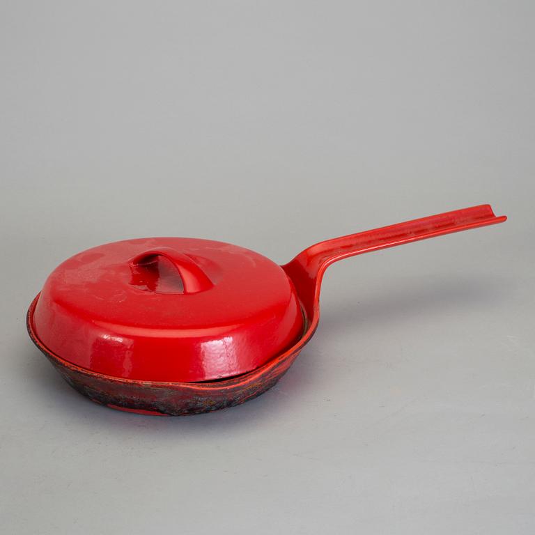 TIMO SARPANEVA, 4 stycken grytor, gjutjärn och emalj, Rosenlew, Finland.