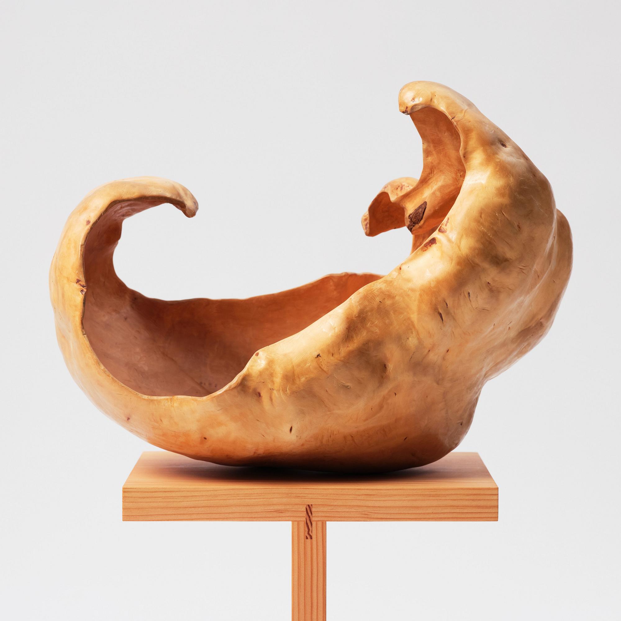 A burr wood bowl, 20th century.