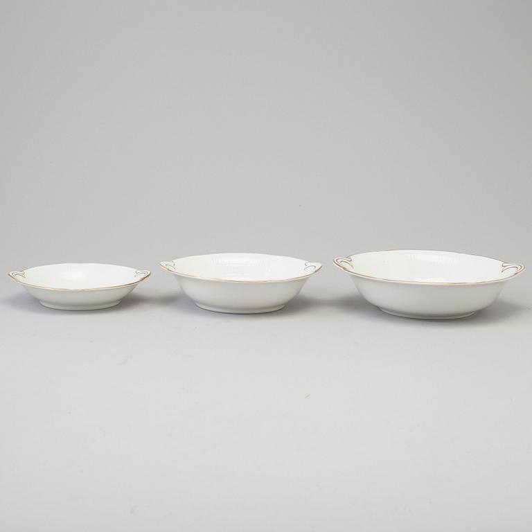 LOUISE ADELBORG, porcelain dinner service, 90 ps "Swedish Grace", Rörstrand, second half of the 20th century.