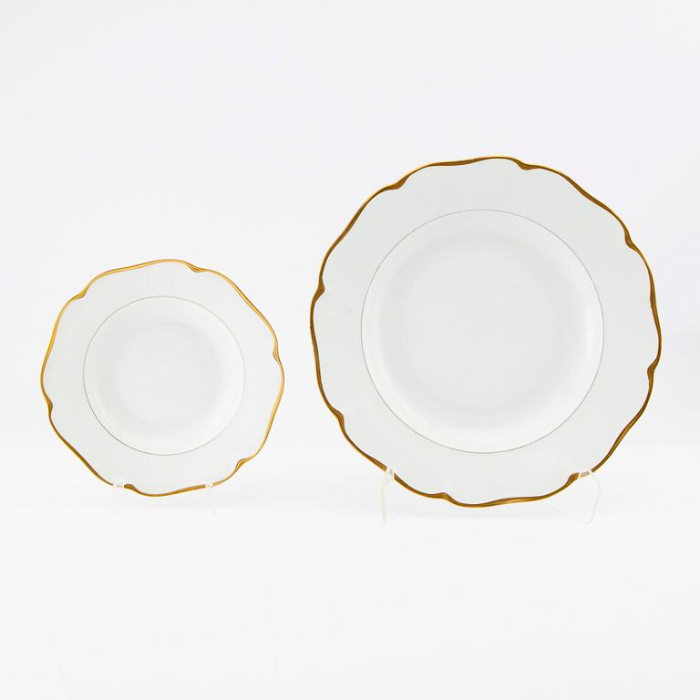 Service for 100 persons, Rosenthal, first half of the 20th century porcelain.
