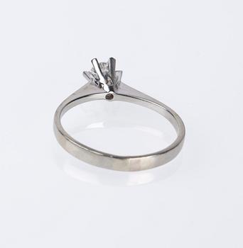 RING, 18K vitguld med briljatslipad diamant, ca 0.20 ct.