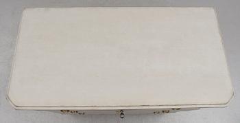 BYRÅ, gustaviansk stil, 1800-talets andra hälft.