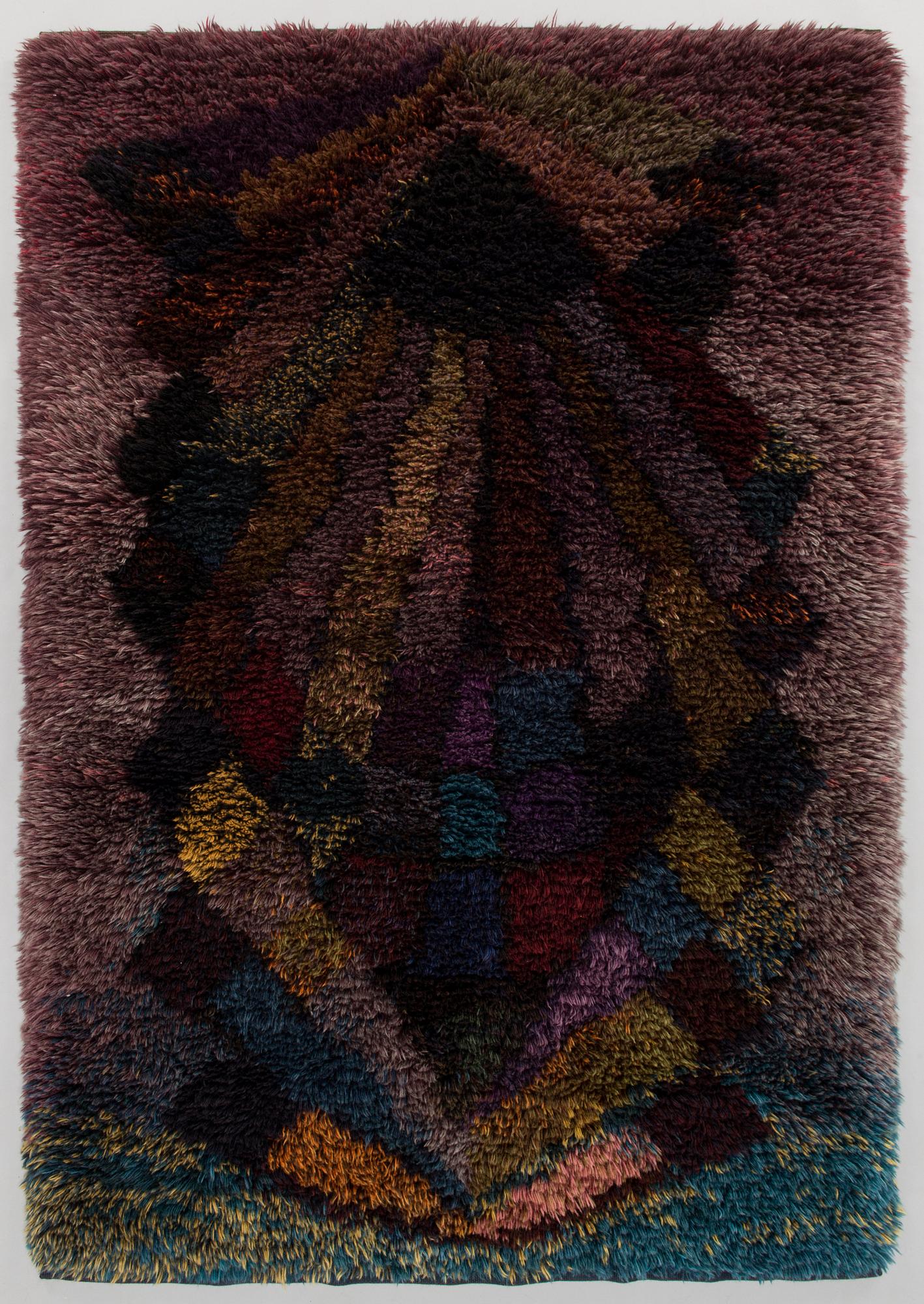 Uhra-Beata Simberg-Ehrström,  ryijy/ryijymatto, Suomen käsityön ystävät. Noin 180x125 cm.