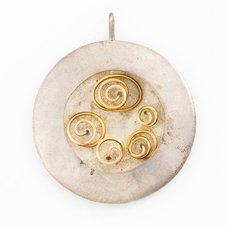 Karlheinz Sauer, pendant, silver and 14K gold.