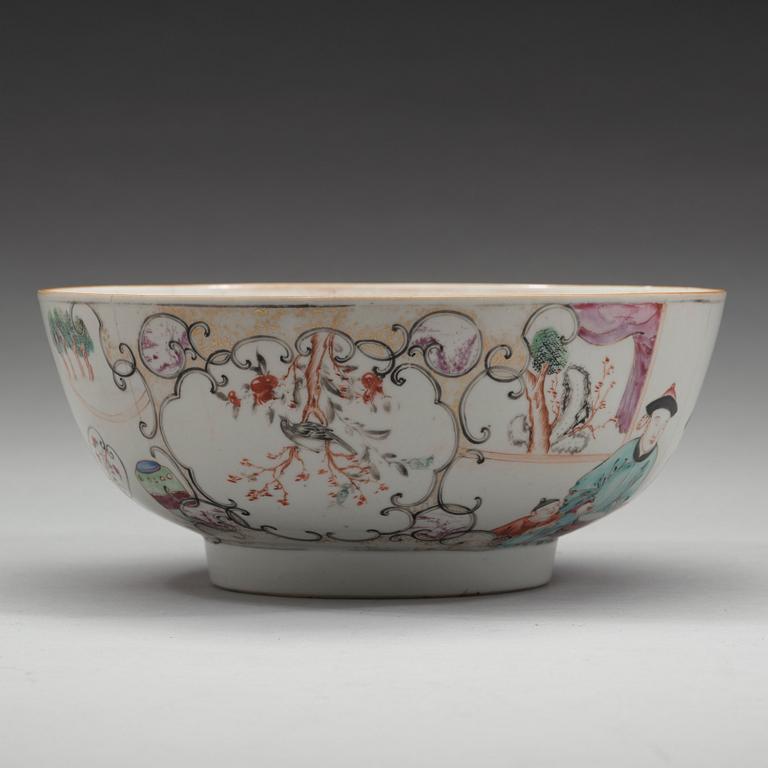 A famille rose punch bowl, Qing dynasty, Qianlong (1736-95).