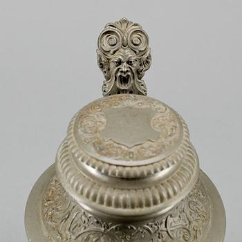 STOP, porslin och tenn, Villeroy & Boch, omkring 1900.