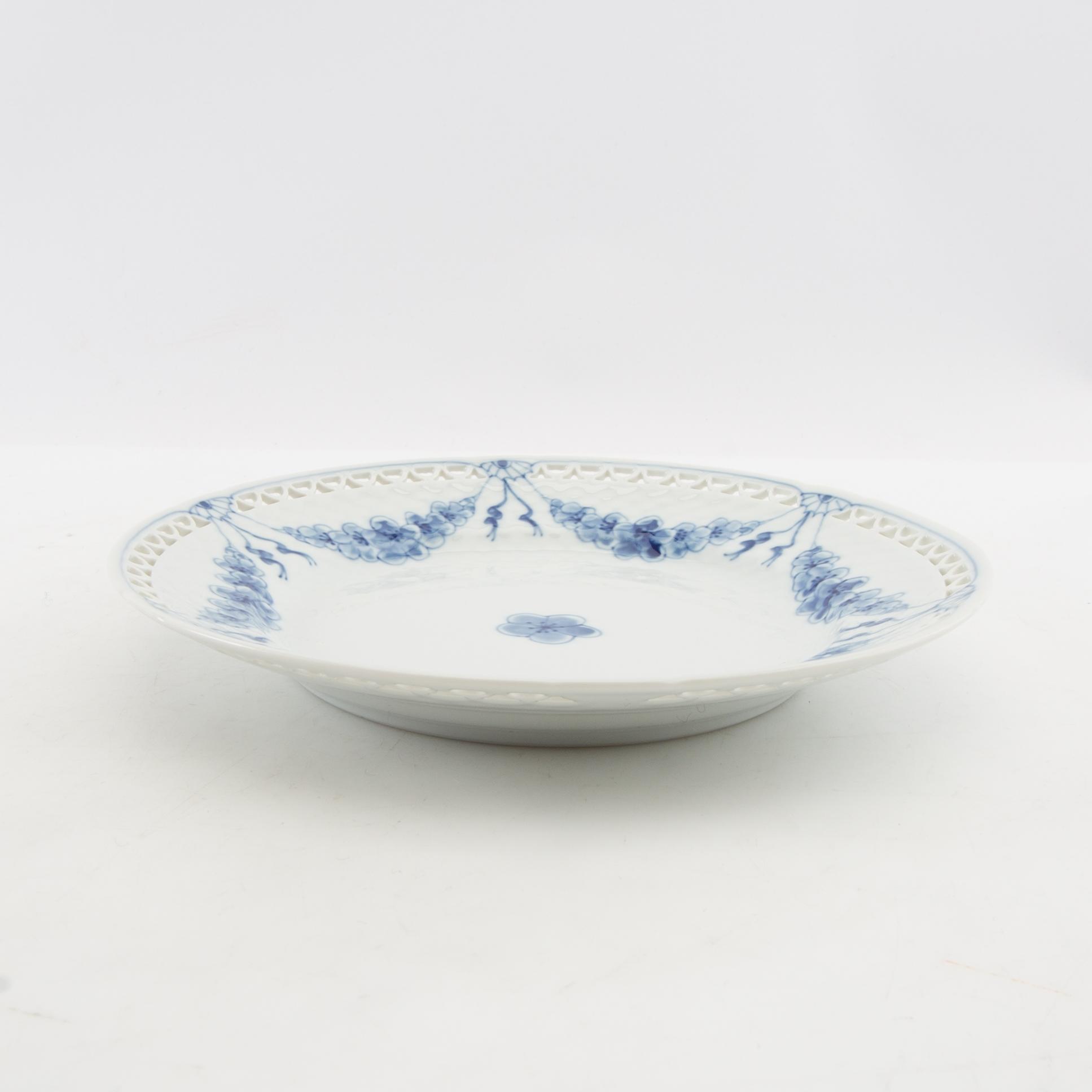 Harriet Bing, service, 30 pieces, "Empire", Bing & Grøndahl, Denmark.