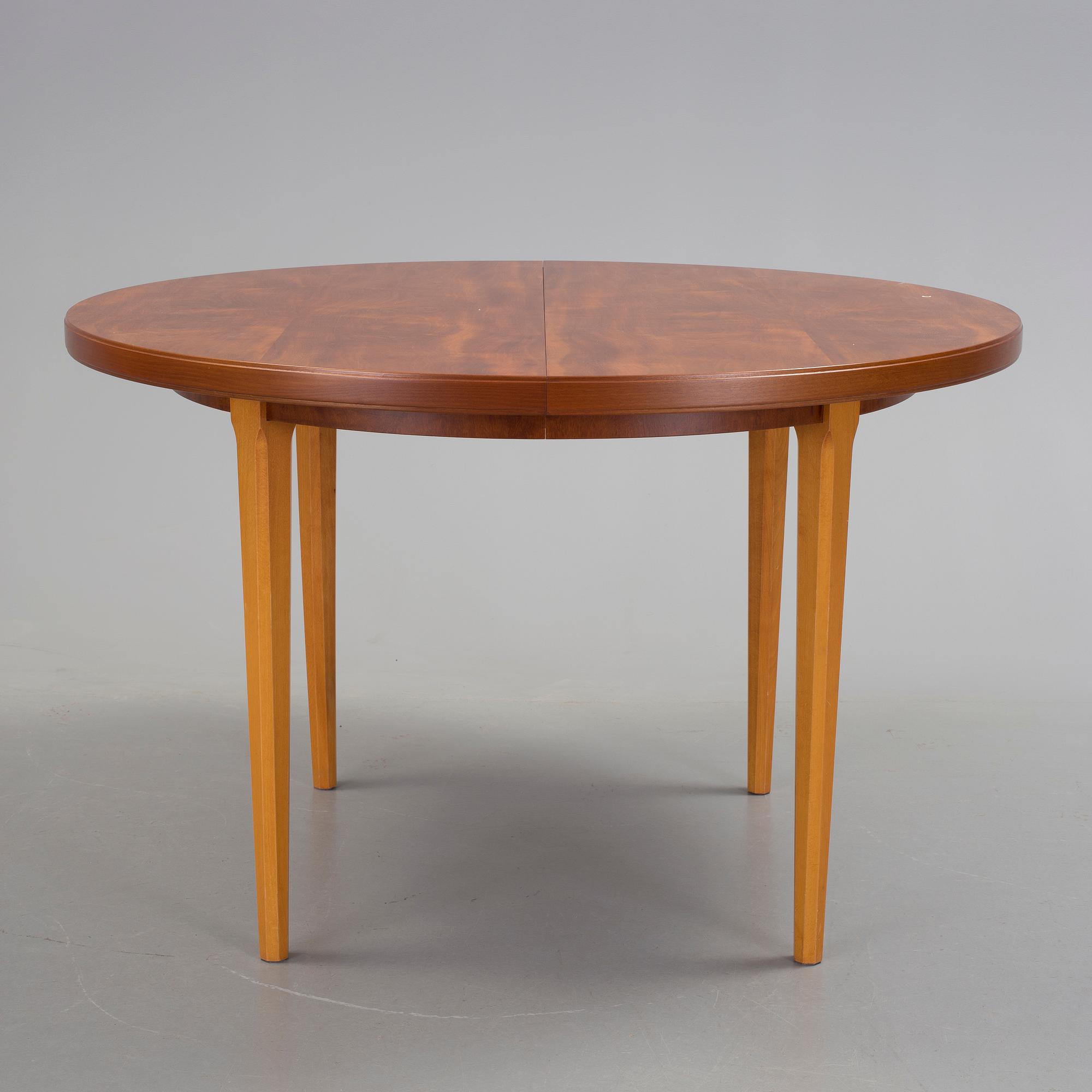 MATBORD, troligen Ikea, samt STOLAR, 6 st, "Herrgården", Carl Malmsten, 1900-talets andra hälft.