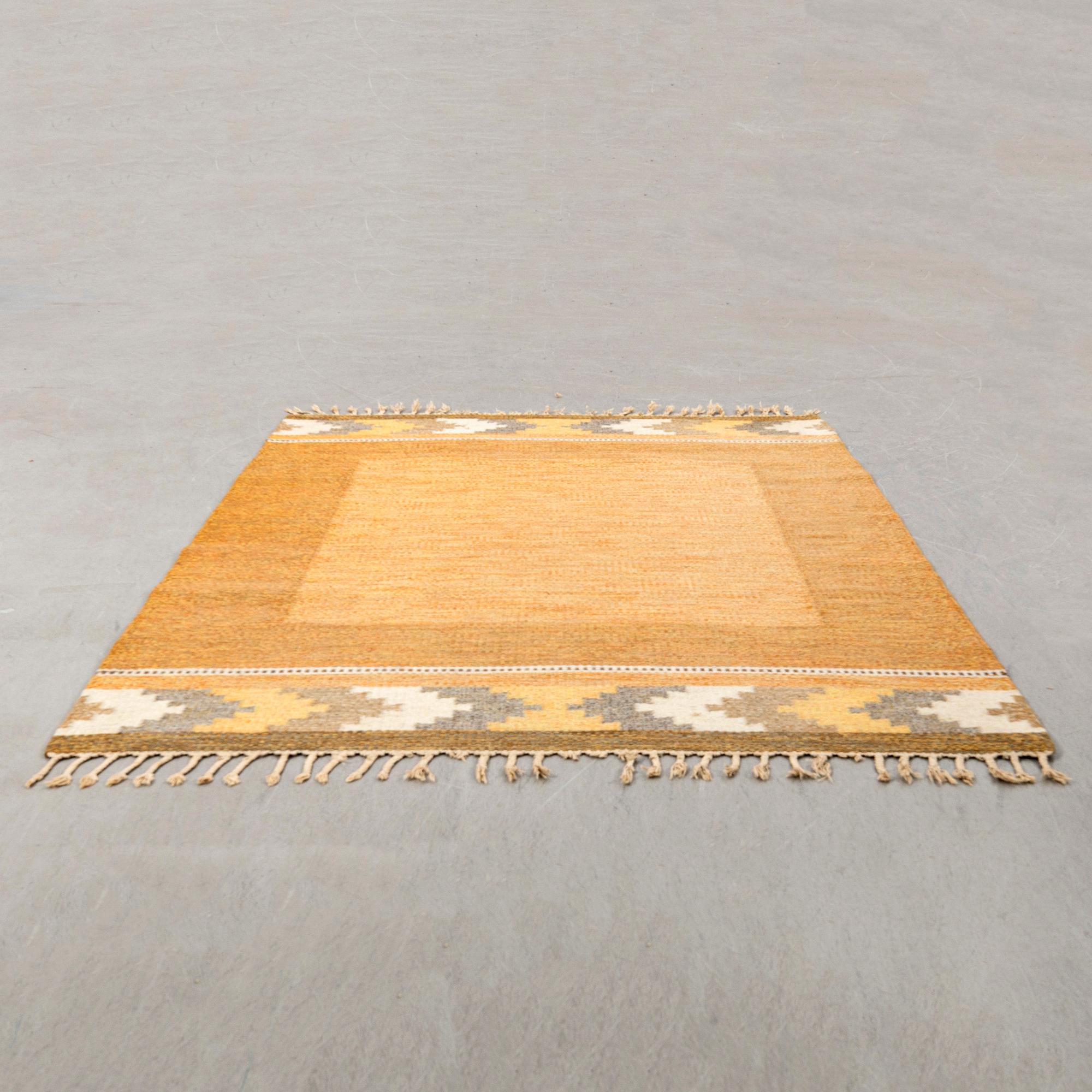 Matta, rölakan, ca 204 x 137 cm.