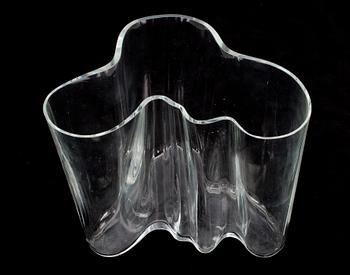 VAS, glas, "Savoy"  signerad Alvar Aalto, 3030.