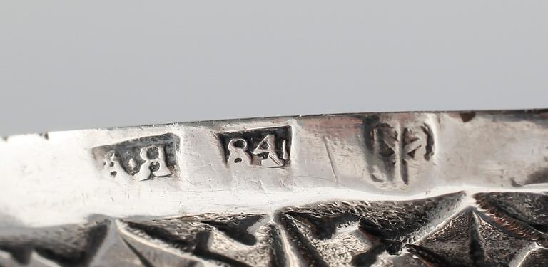 SALTKAR, 2 st, silver, Ryssland, en daterad 1824. Vikt ca 134 gram.