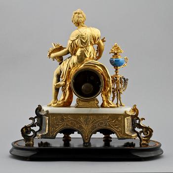 BORDSPENDYL, C.L Malmsjö, göteborg, Louis XVI-stil, omkring sekelskiftet 1800/1900.