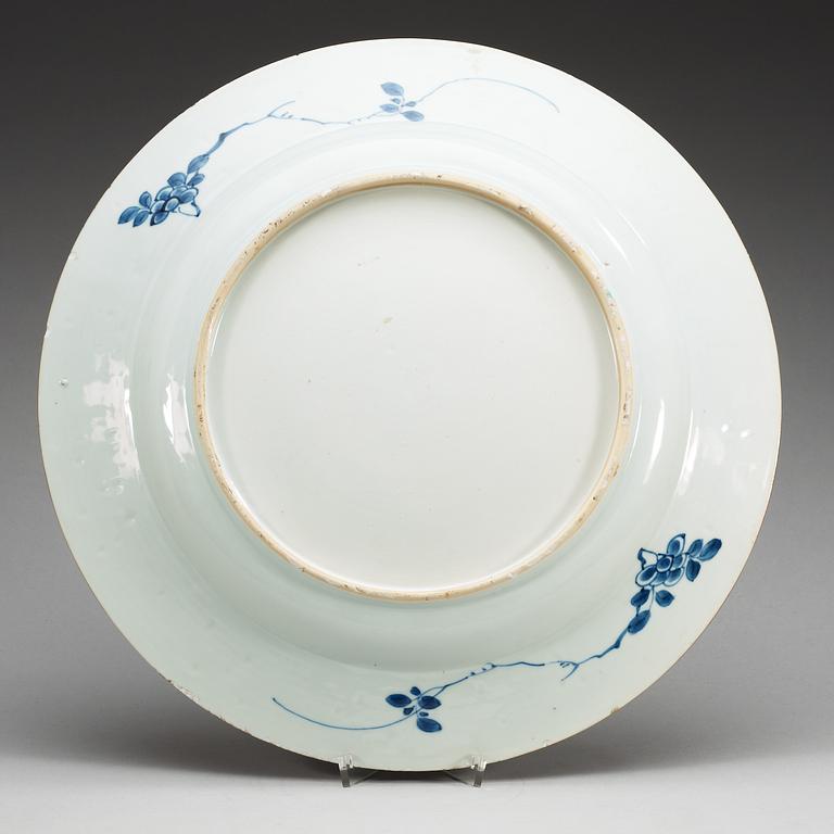 A famille verte charger, Qing dynasty, Kangxi (1662-1722).