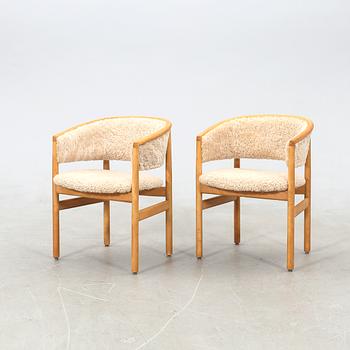 Armchairs, a pair from the later part of the 20th century.