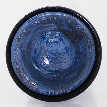 Nanny Still, flaska, signerad Riihimäen Lasi O.Y Nanny Still.